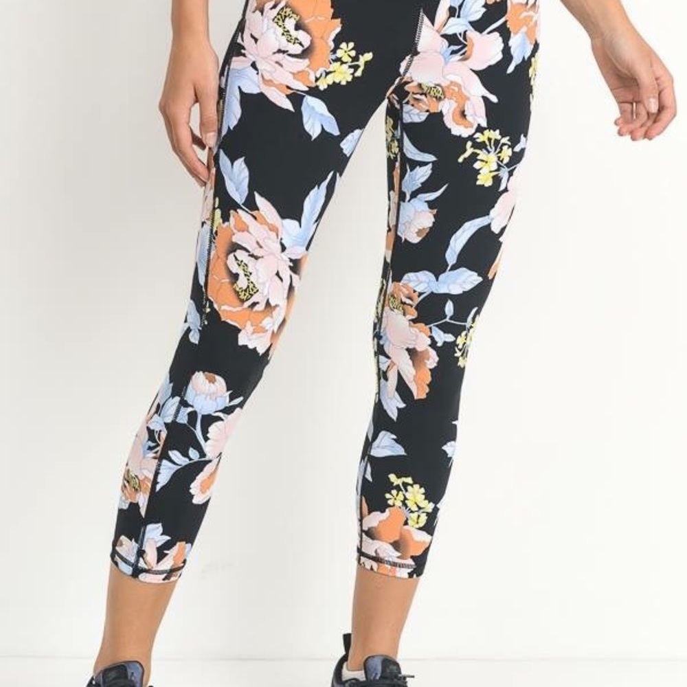 Mono B Capri workout leggings